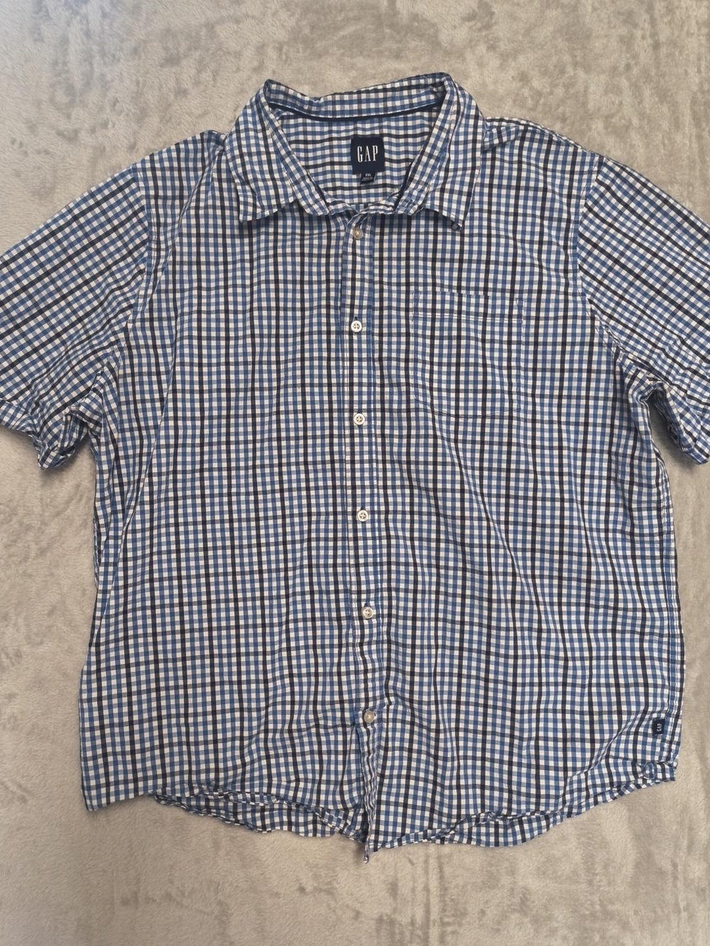 GAP Men's Blue and White Gingham Short-Sleeve Button-Down Shirt